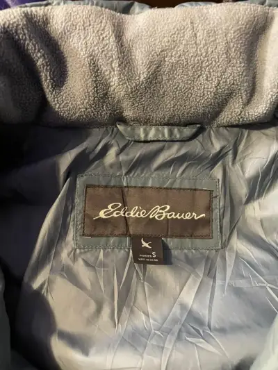Chaqueta acolchada gris para mujer - miniatura 3