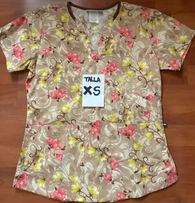Blusas médicas estampadas talla XS - miniatura 2