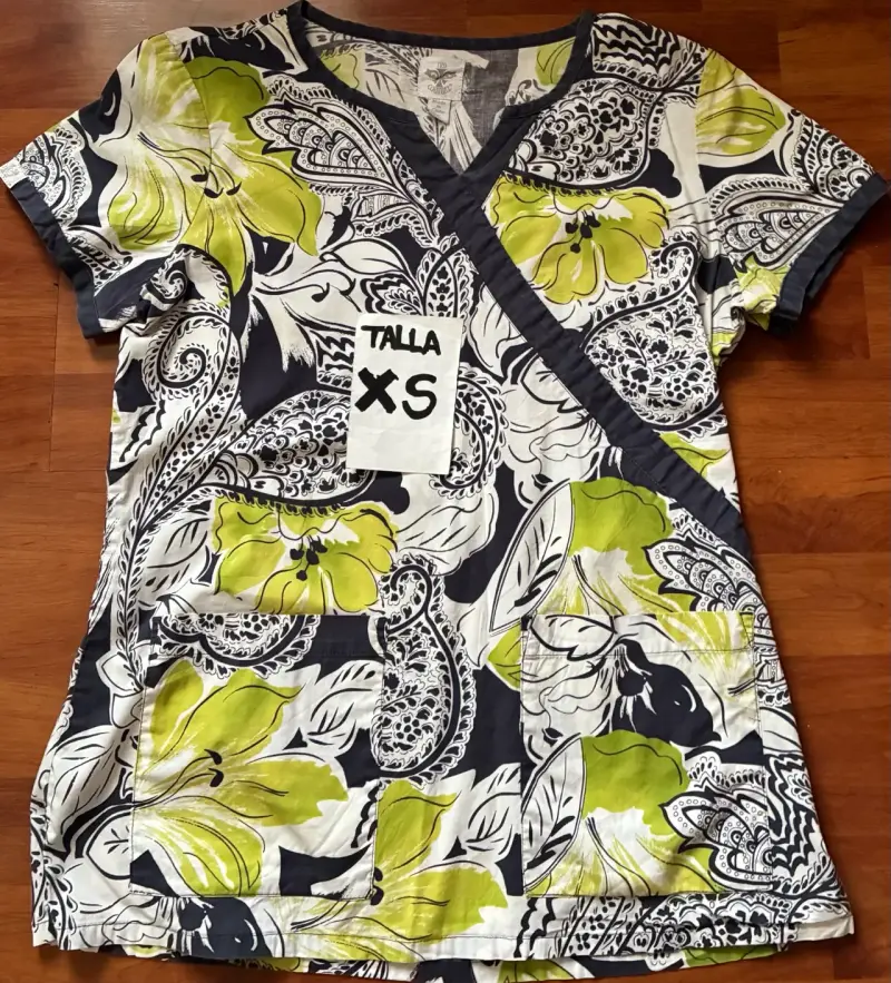 Blusas médicas estampadas talla XS - 3