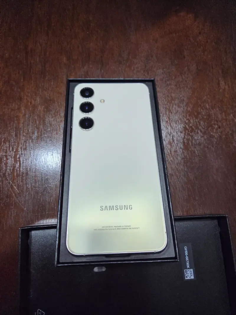 Samsung Galaxy S24 128gb - 6