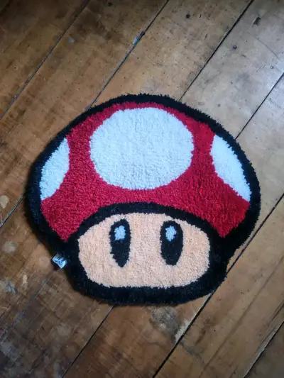 Alfombra decorativa de hongo rojo estilo retro - miniatura 1