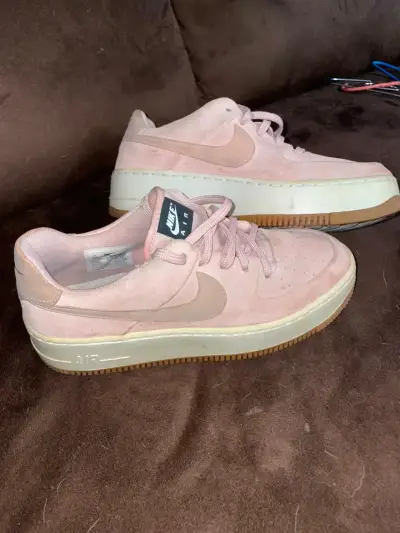 Zapatillas Nike Air Force 1 rosadas para mujer - miniatura 1