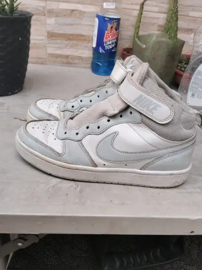 Zapatillas deportivas Nike blancas para niños - miniatura 1