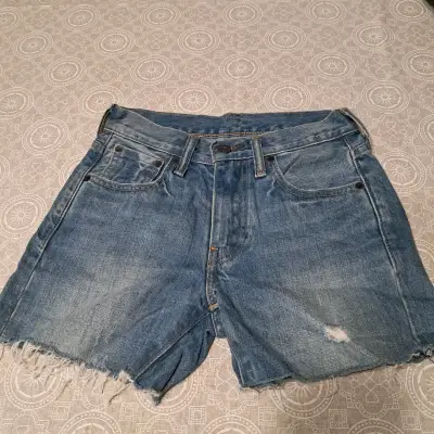 Shorts de mezclilla Levi's 505C desgastados - miniatura 1