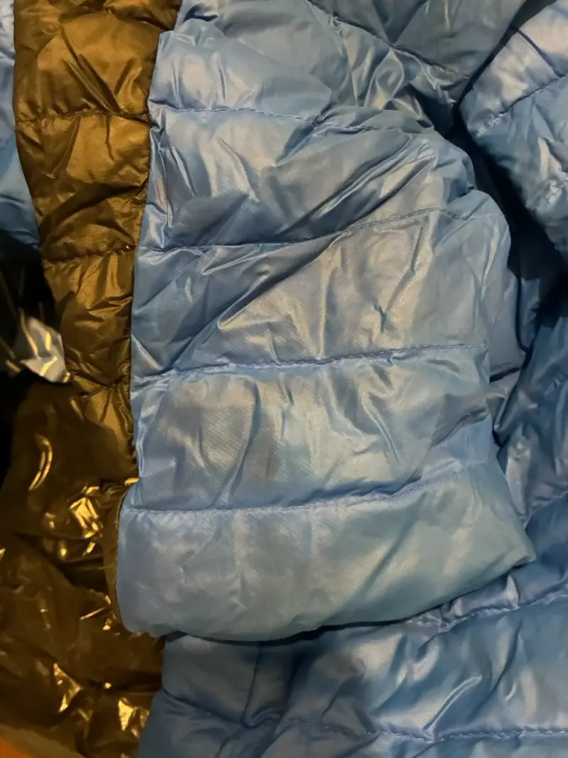 Chaqueta The North Face Summit Series azul y negra - 3