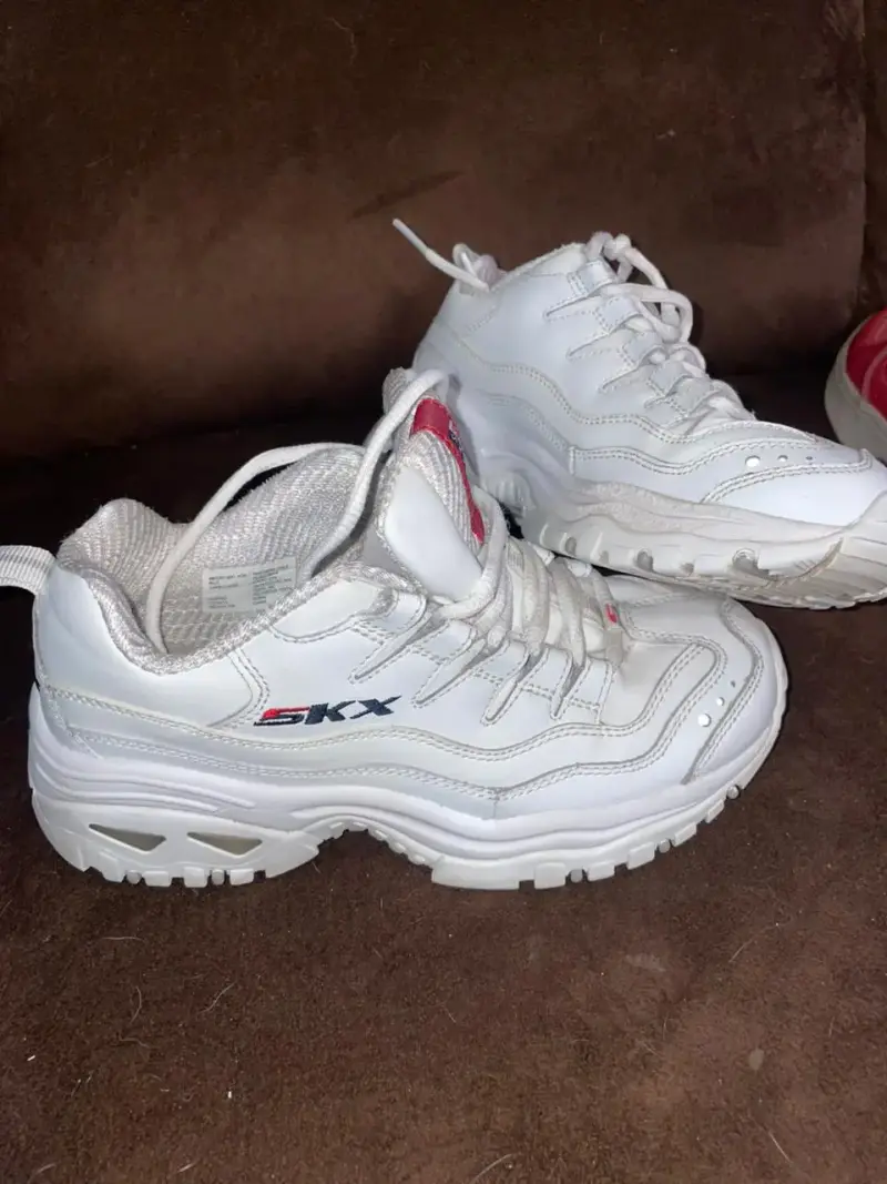 Zapatillas deportivas blancas SKX para mujer