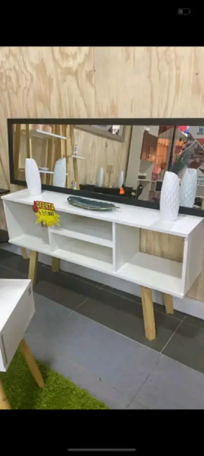 Mueble de TV blanco con espejo y patas de madera - miniatura 1