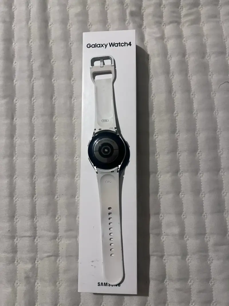 Samsung Galaxy Watch4 Blanco en Buen Estado - 2