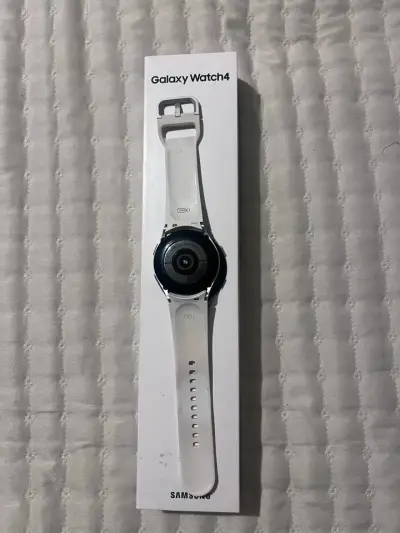 Samsung Galaxy Watch4 Blanco en Buen Estado - miniatura 2