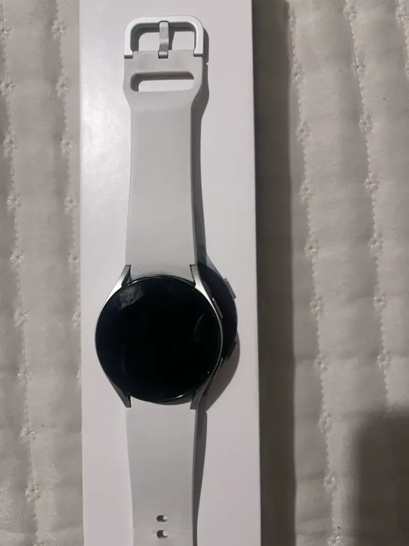 Samsung Galaxy Watch4 Blanco en Buen Estado - 3