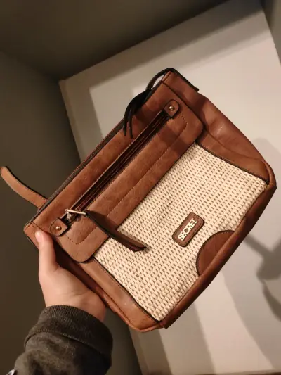 Cartera de cuero marrón con diseño tejido Secret - miniatura 2