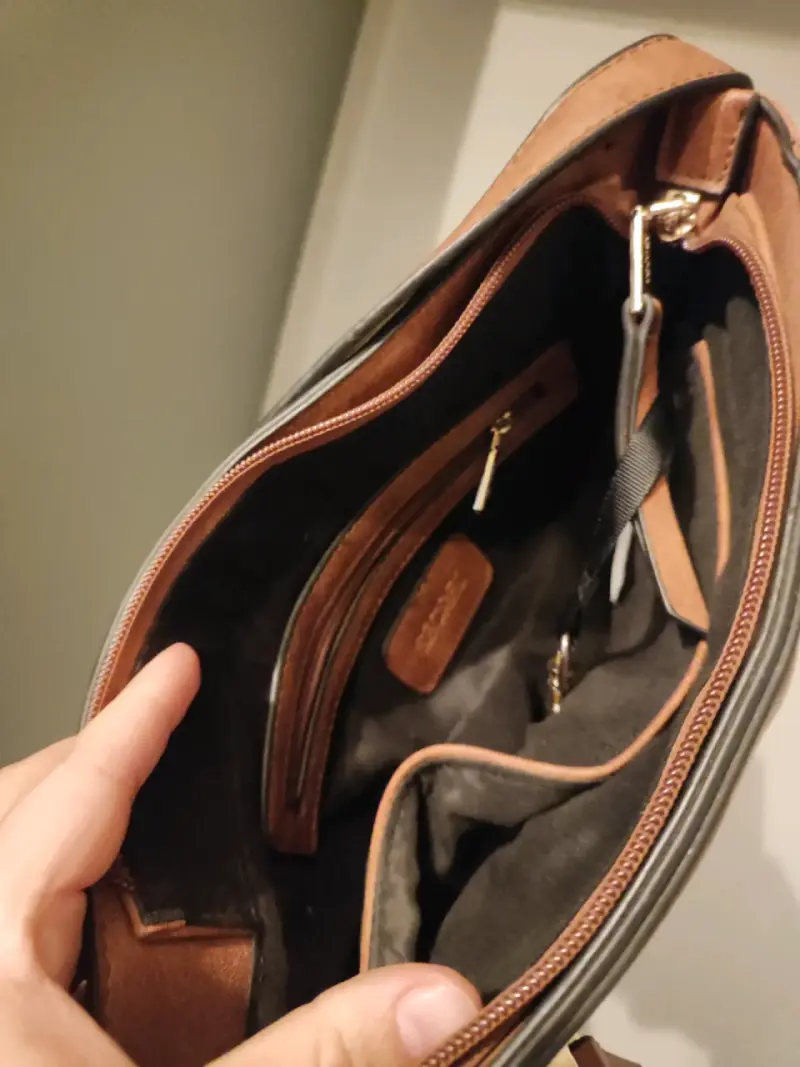Cartera de cuero marrón con diseño tejido Secret - 4
