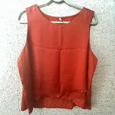 Blusa sin mangas roja de mujer marca Only - miniatura 1