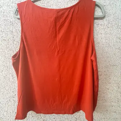 Blusa sin mangas roja de mujer marca Only - miniatura 4