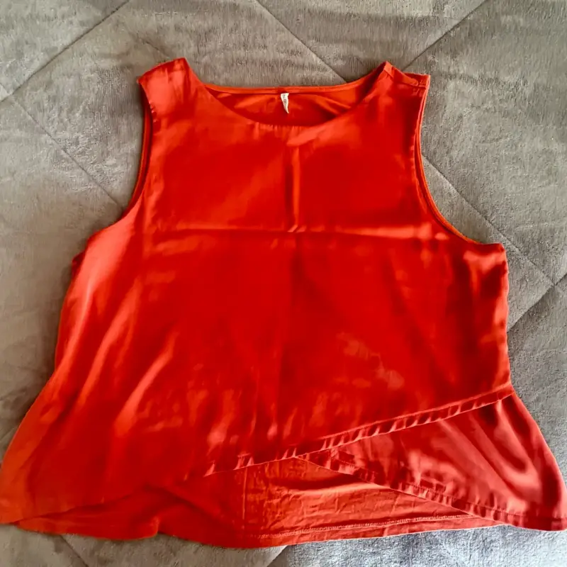 Blusa sin mangas roja de mujer marca Only - 5