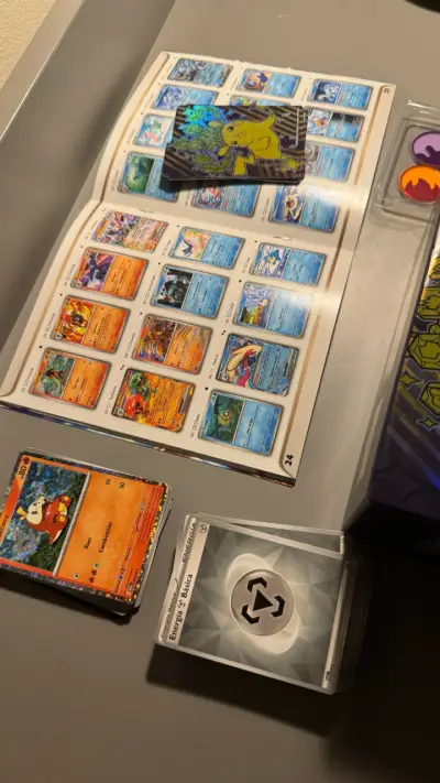 Caja de cartas Pokémon Chispas Fulminantes - miniatura 3