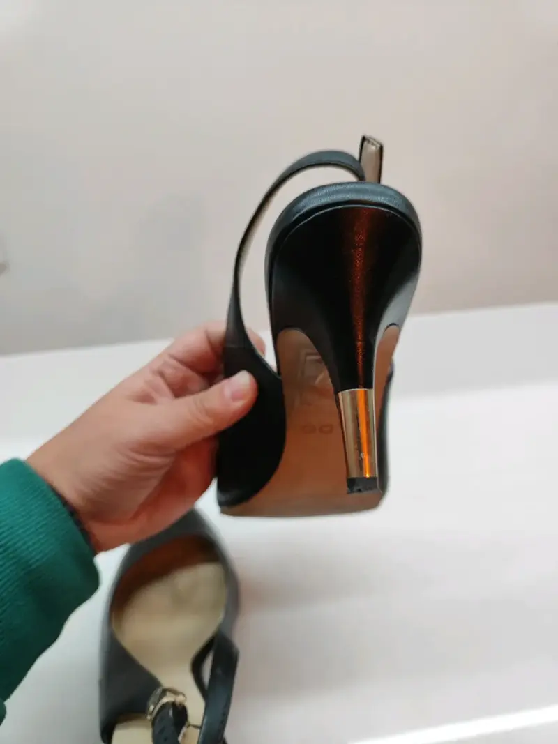 Zapatos de tacón negro elegantes para mujer - 4