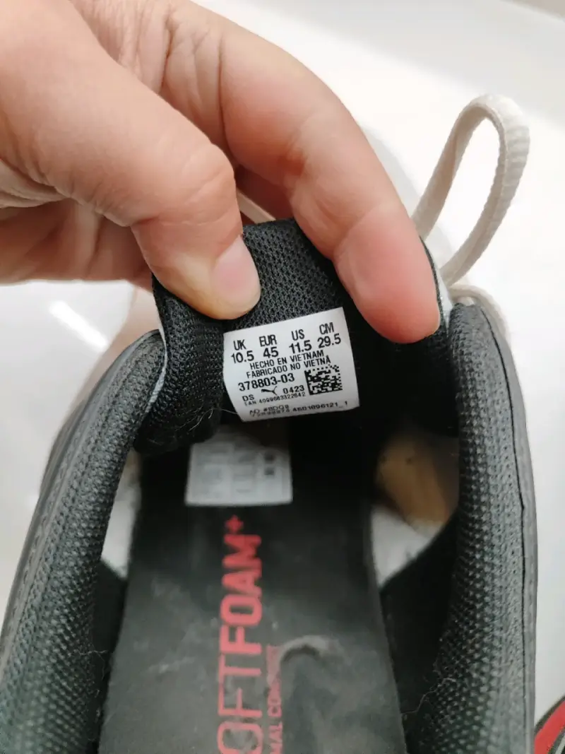 Zapatillas deportivas Puma negras y blancas - 3