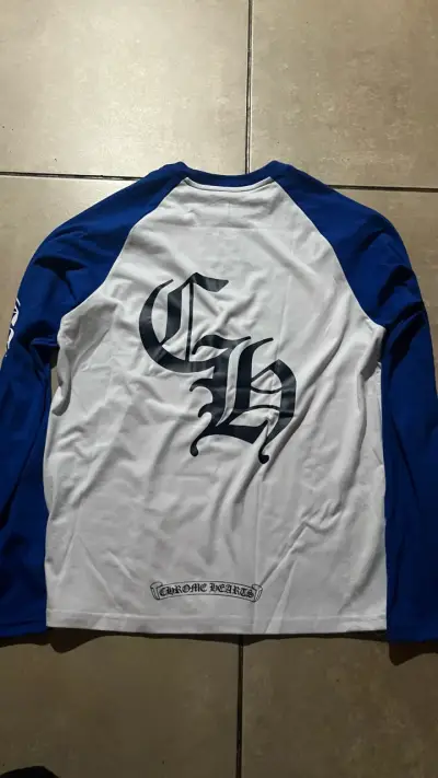 Polera manga larga Chrome Hearts azul y blanca - miniatura 2