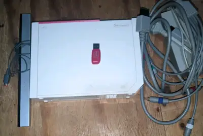 Consola Nintendo Wii con Magia y Control Rojo - miniatura 1