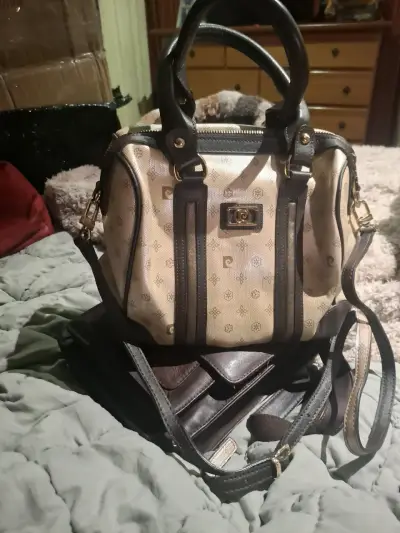 Bolso de mano Pierre Cardin beige y negro - miniatura 1