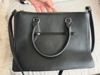 Bolso de cuero negro Prada elegante - miniatura 3
