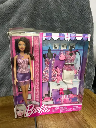 Muñeca Barbie con Ropa y Accesorios - miniatura 1