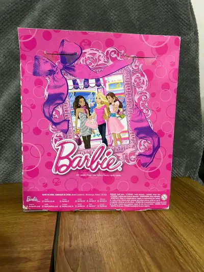 Muñeca Barbie con Ropa y Accesorios - miniatura 2
