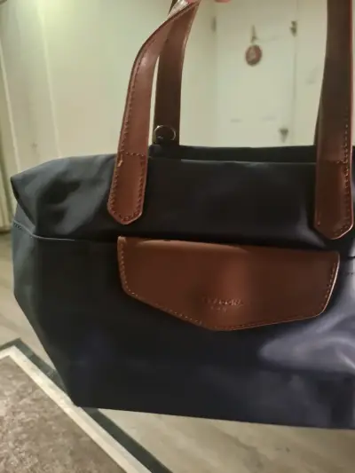 Bolso de mano Hexagona azul con detalles en cuero - miniatura 1