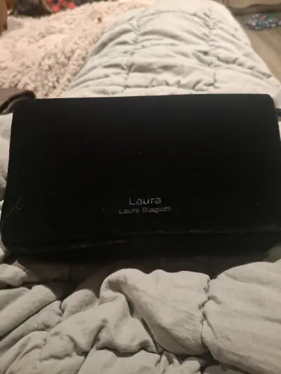 Cartera negra Laura Biagiotti con cadena elegante - miniatura 1