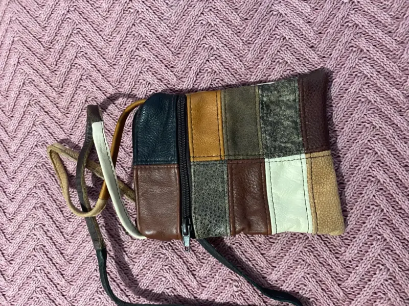 Cartera de cuero multicolor con correa larga - 2