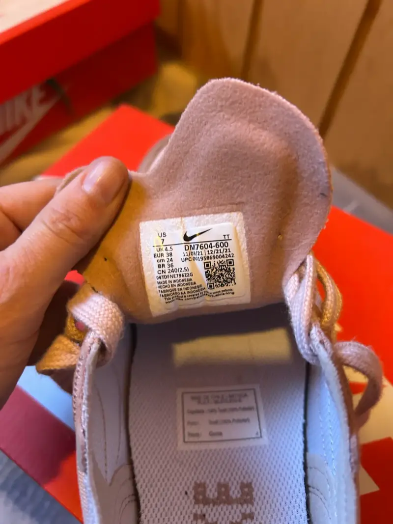 Zapatillas Nike rosadas para mujer - 4