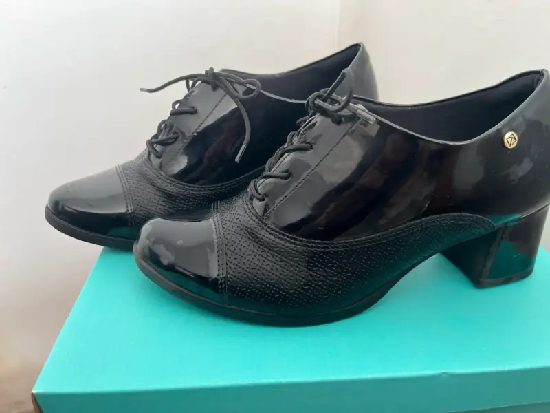 Zapatos de charol negros Piccadilly con taco - 2
