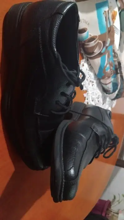 Zapatos de cuero negro para hombre - miniatura 1