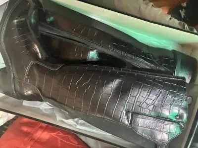 Botas negras de cuero con diseño reptil talla 39 - miniatura 4