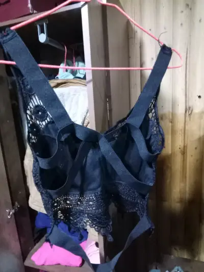 Top de encaje negro para mujer - miniatura 2