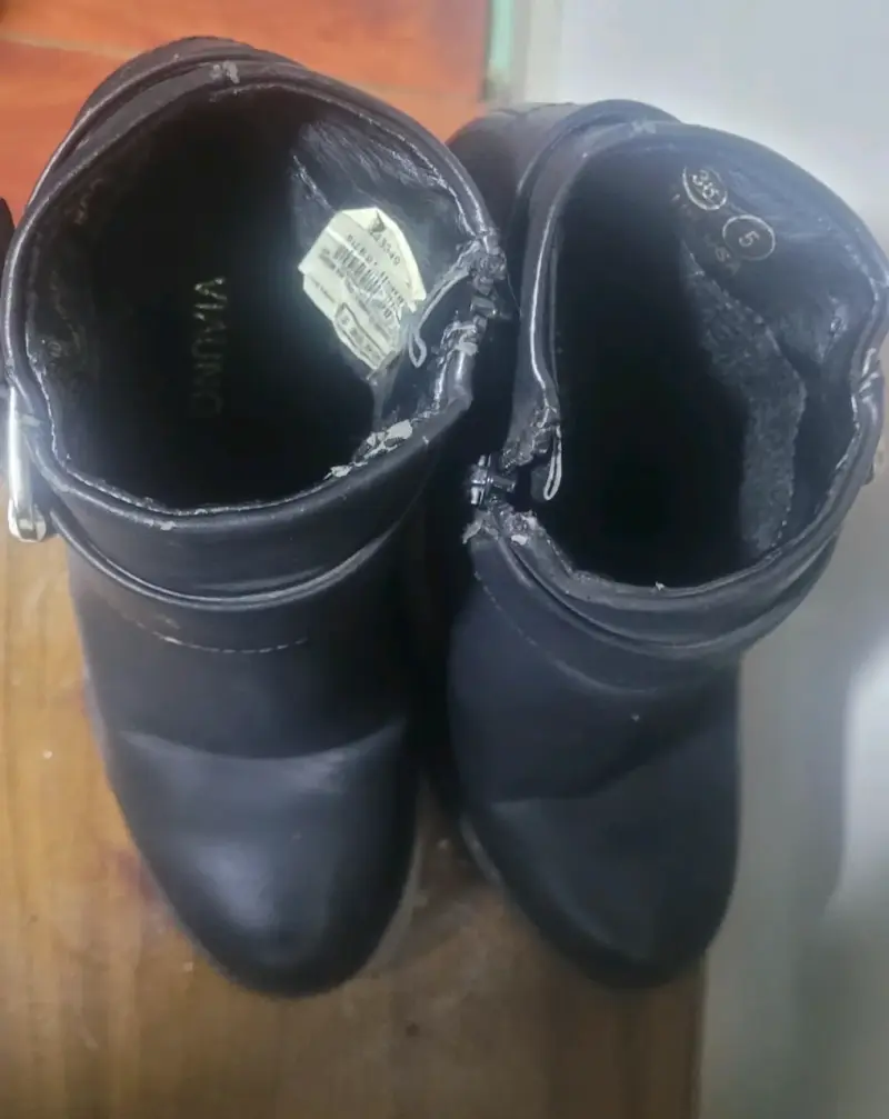 Botines de cuero negro con hebilla para mujer - 1
