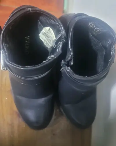 Botines de cuero negro con hebilla para mujer - miniatura 1