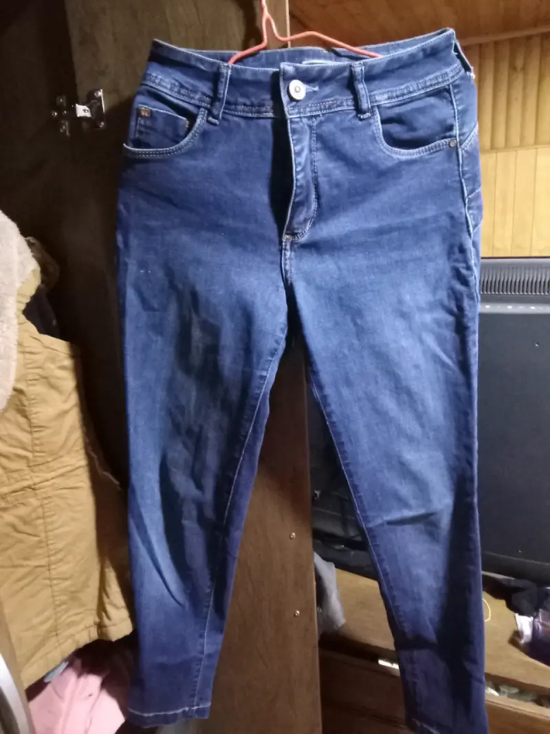 Jeans de mezclilla azul para mujer