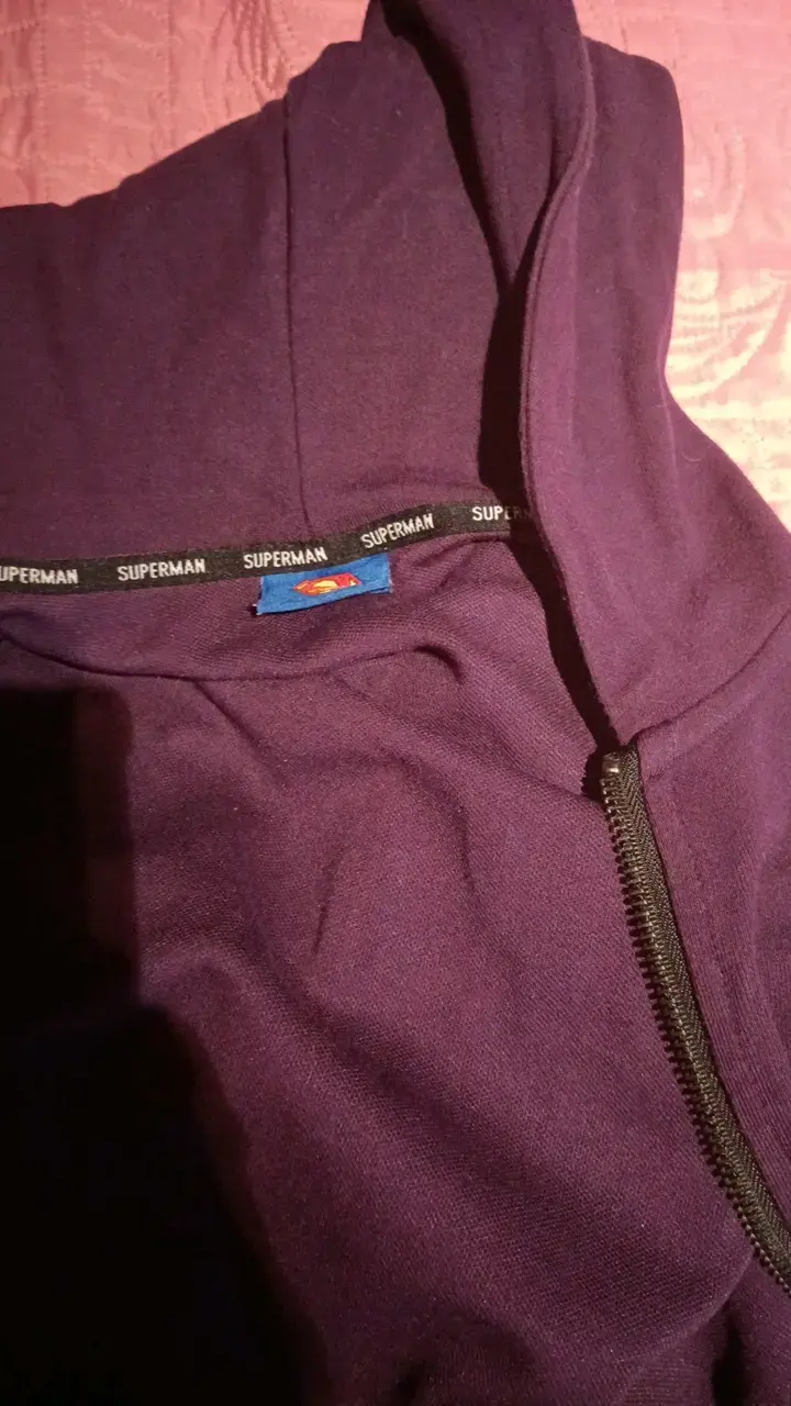 Polerón morado Superman con capucha - 4