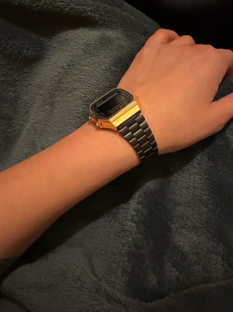 Reloj Casio Vintage Electro Luminescence Negro y Dorado - 5