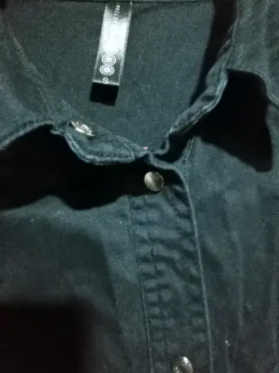 Vestido camisero negro con falda a cuadros - miniatura 3
