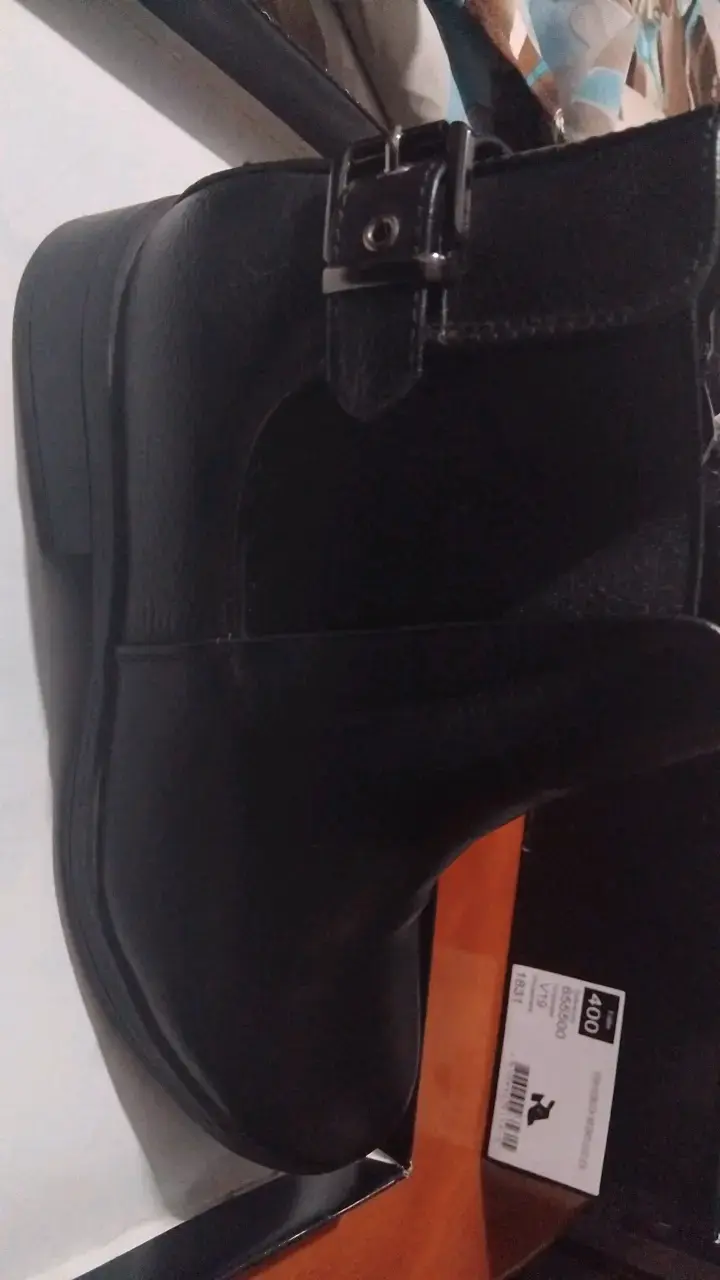 Botines de cuero negro con hebilla - 2