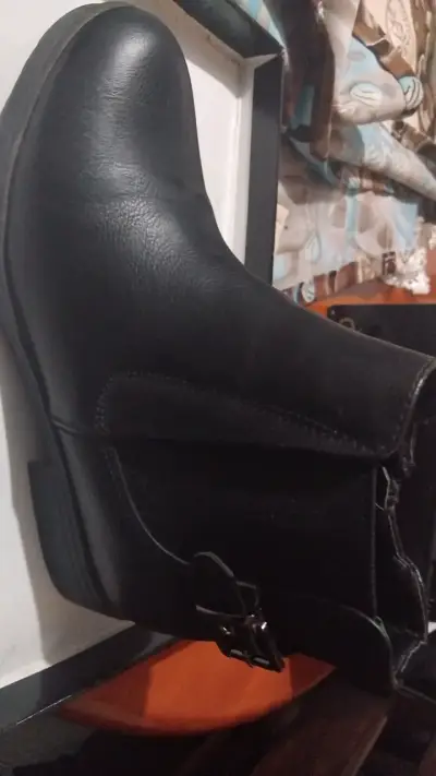 Botines de cuero negro con hebilla - miniatura 3