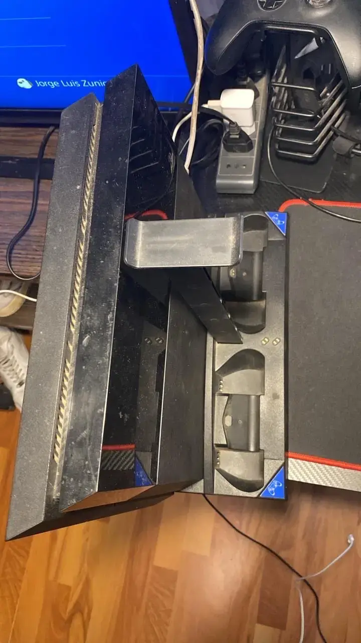 Consola PS4 con juegos y control - 1