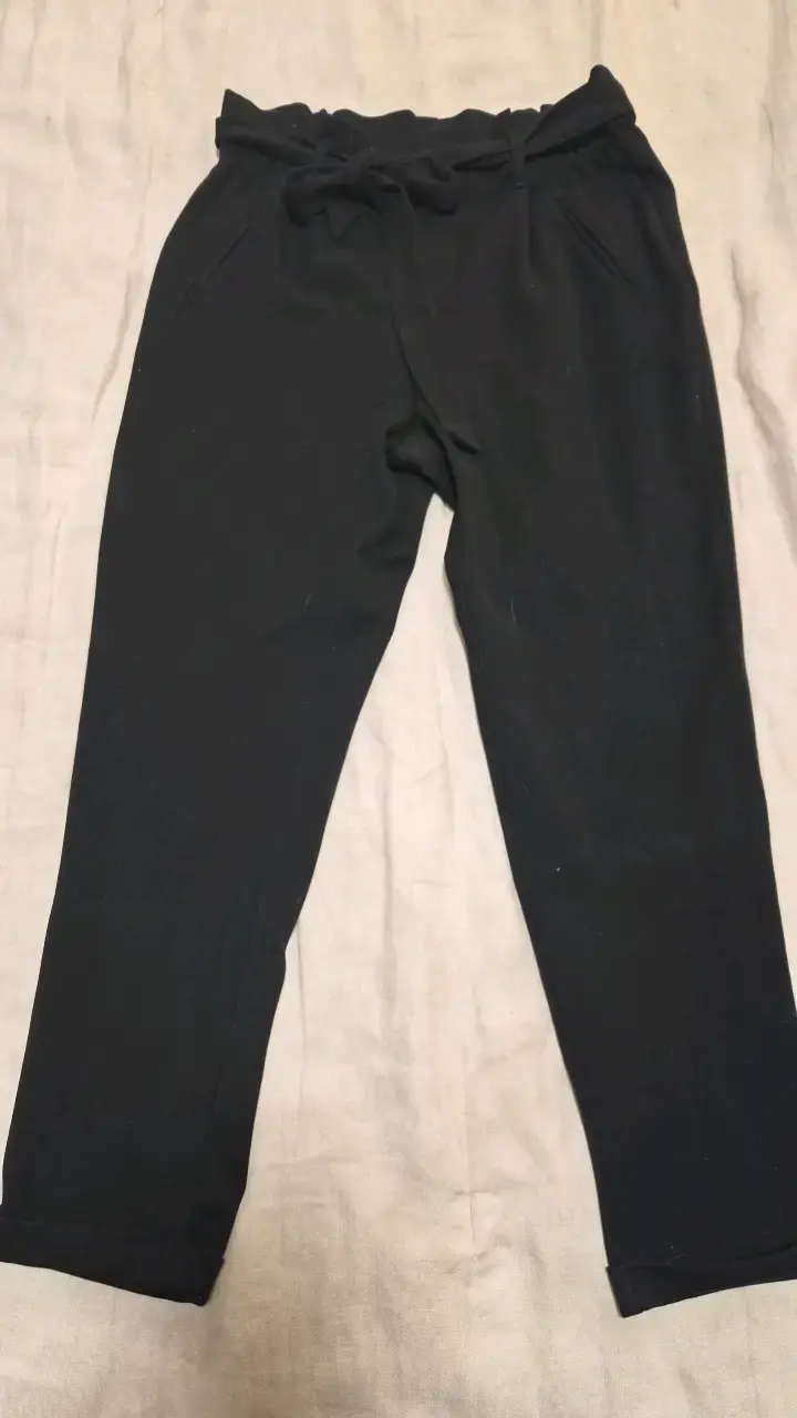 Pantalones negros de tela  para mujer Zara
