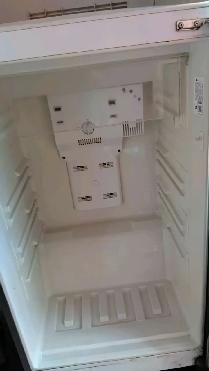 Refrigerador Mademsa de dos puertas en buen estado - 3
