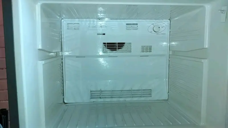 Refrigerador Mademsa de dos puertas en buen estado - 4
