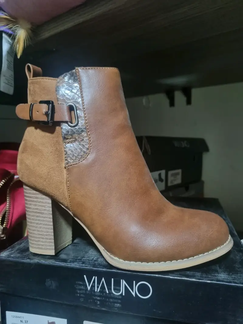 Botines de cuero marrón con hebillas Via Uno - 4