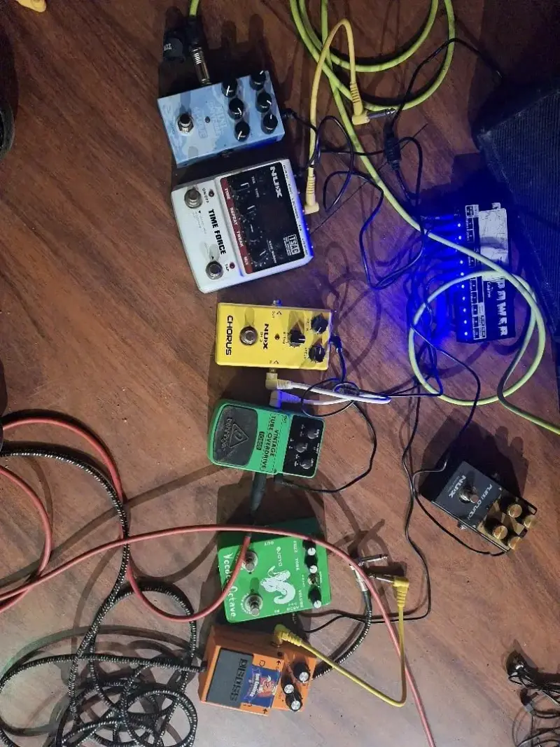 Set de pedales de efectos para guitarra eléctrica